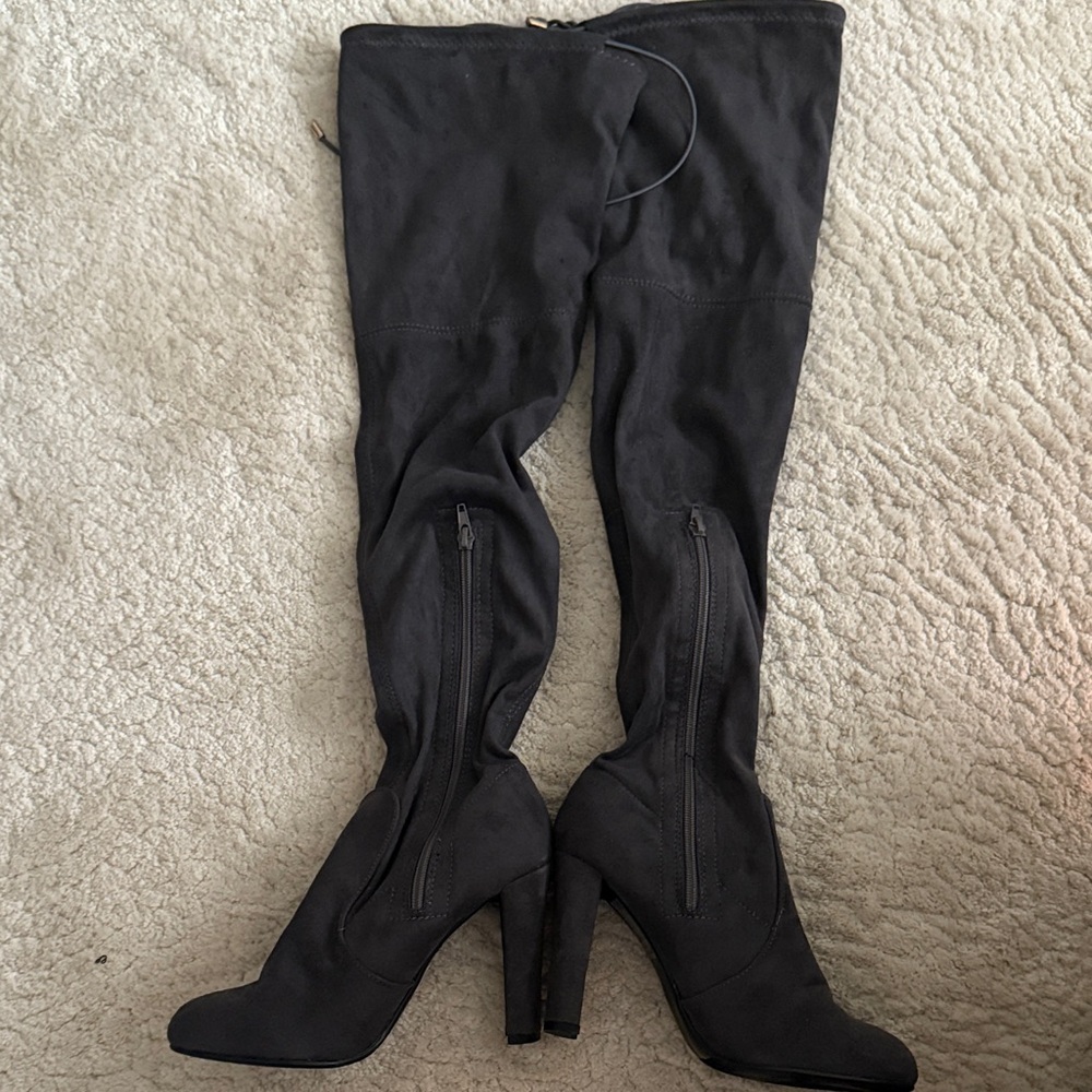 Elegant grey Over-the-Knee Boots , size 8